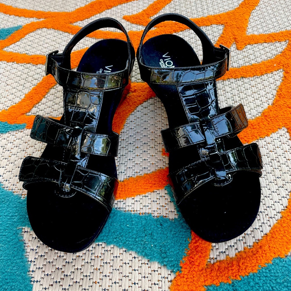 Black Vionic Sandals
